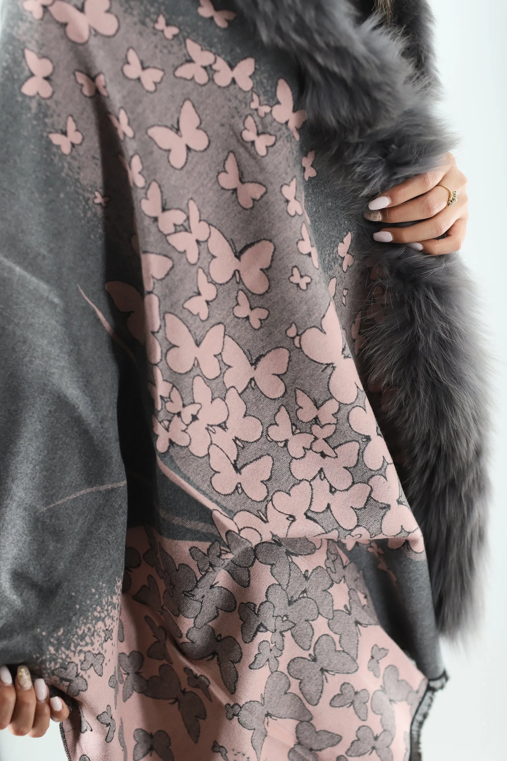 FUR TRIM WRAP- GREY