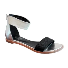 Marionette - Black/White flat sandal Last pairs 36, 37, 39