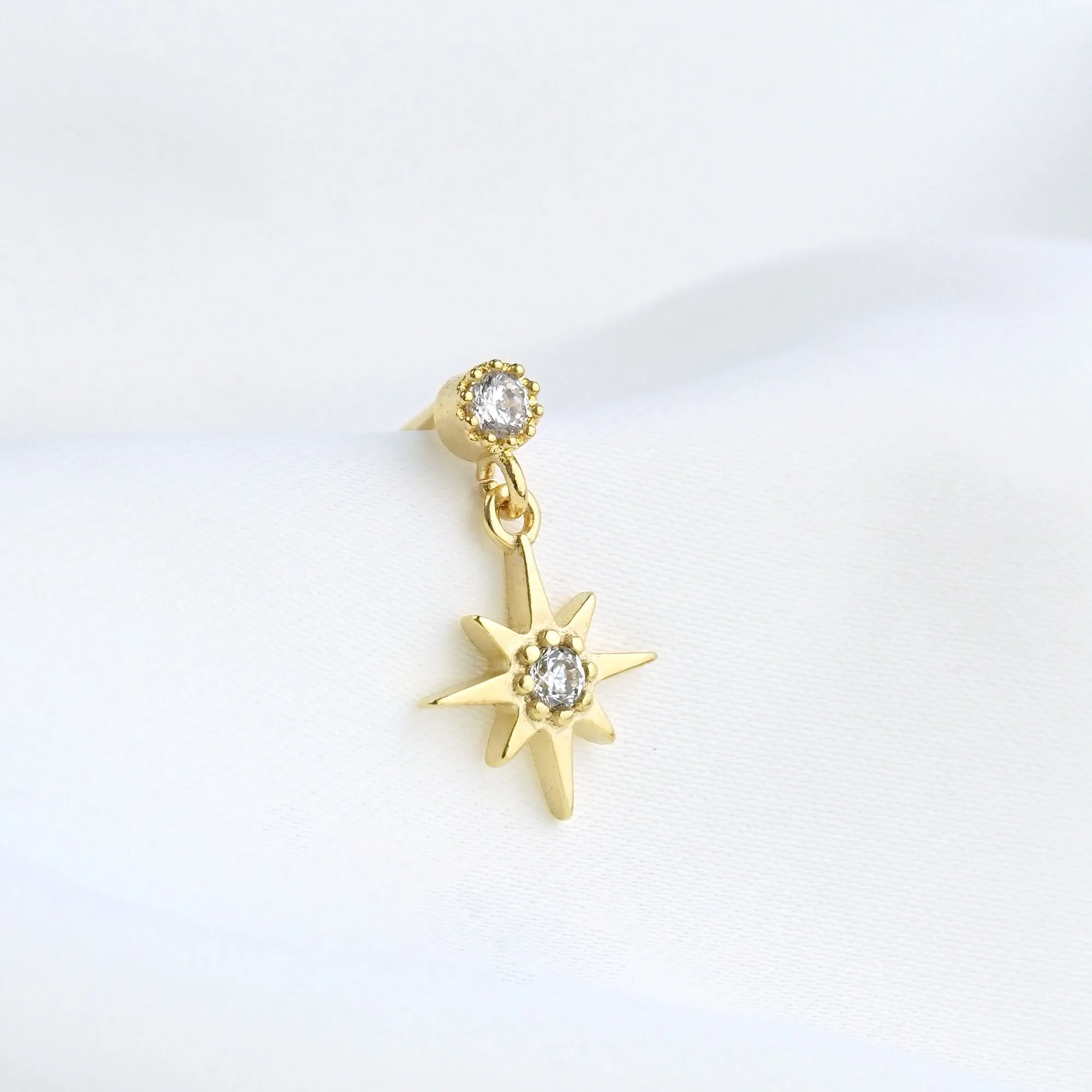 Small Sparkling Star Earpin