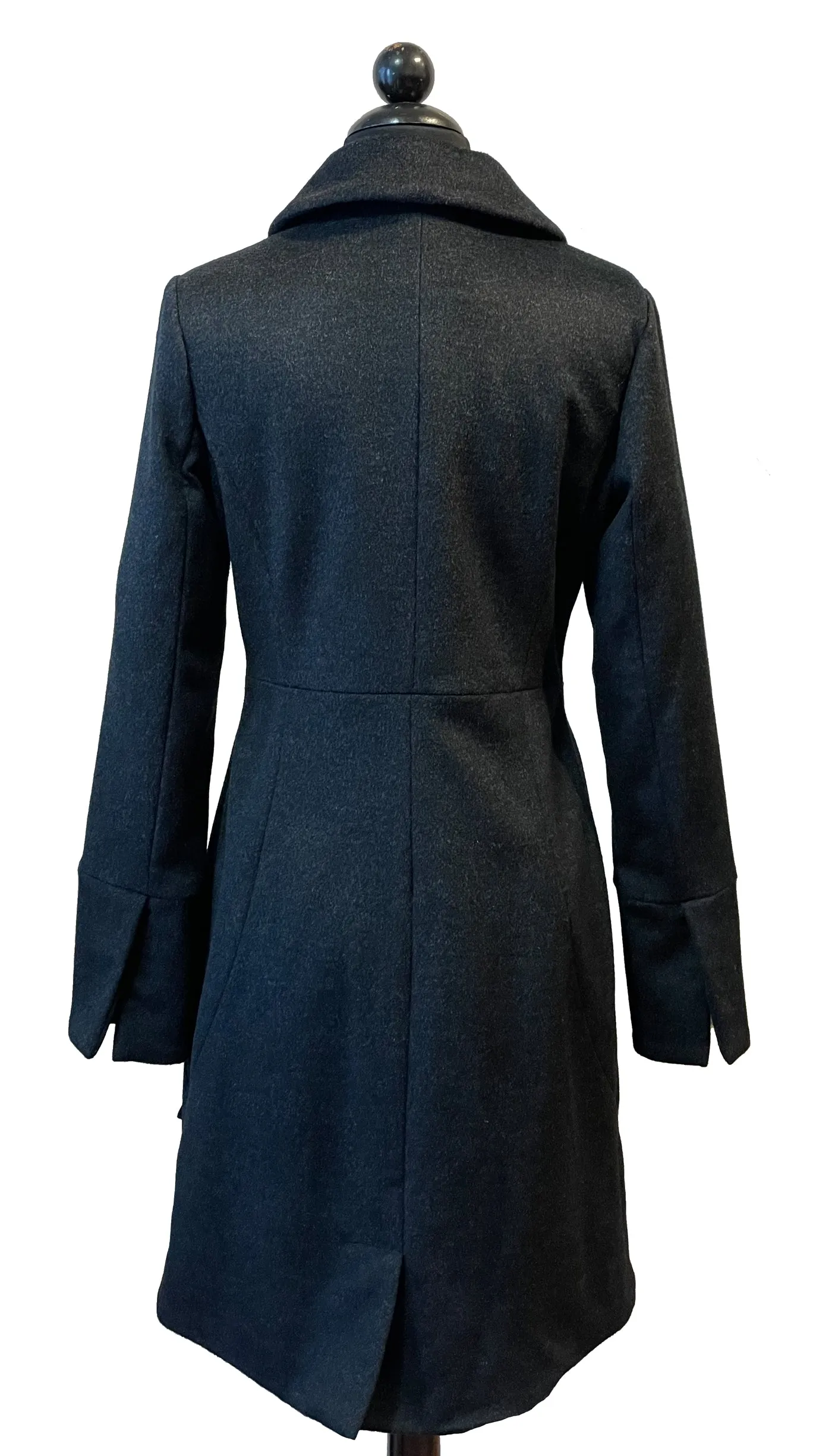 Swerve Coat in Wool/Cashmere / Dark Charcoal